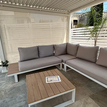 Porta Marina بيت ضيافة بومبيي